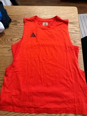 Nike ACG Orange Sleeveless Muscle Tank Top Shirt with Mesh Lining Medium
